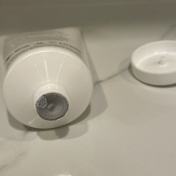 Dp DERMACEUTICALS Micro Derm Exfoliant With Hylafuse 2 Oz - Picture 3 of 5